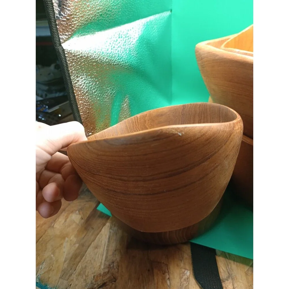 12 Bowls, 4 Salad Bowls, 2 Mixing Bowls, 1 Bigger Salad Mixing Bowl Wood Set